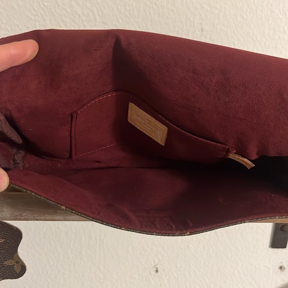 Louis Vuitton Purse - Picture 4 of 6